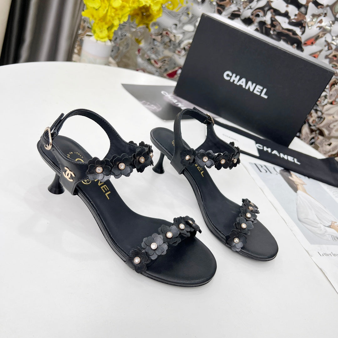 CC 26s Floral Sandal 5cm Black Sheepskin 867473