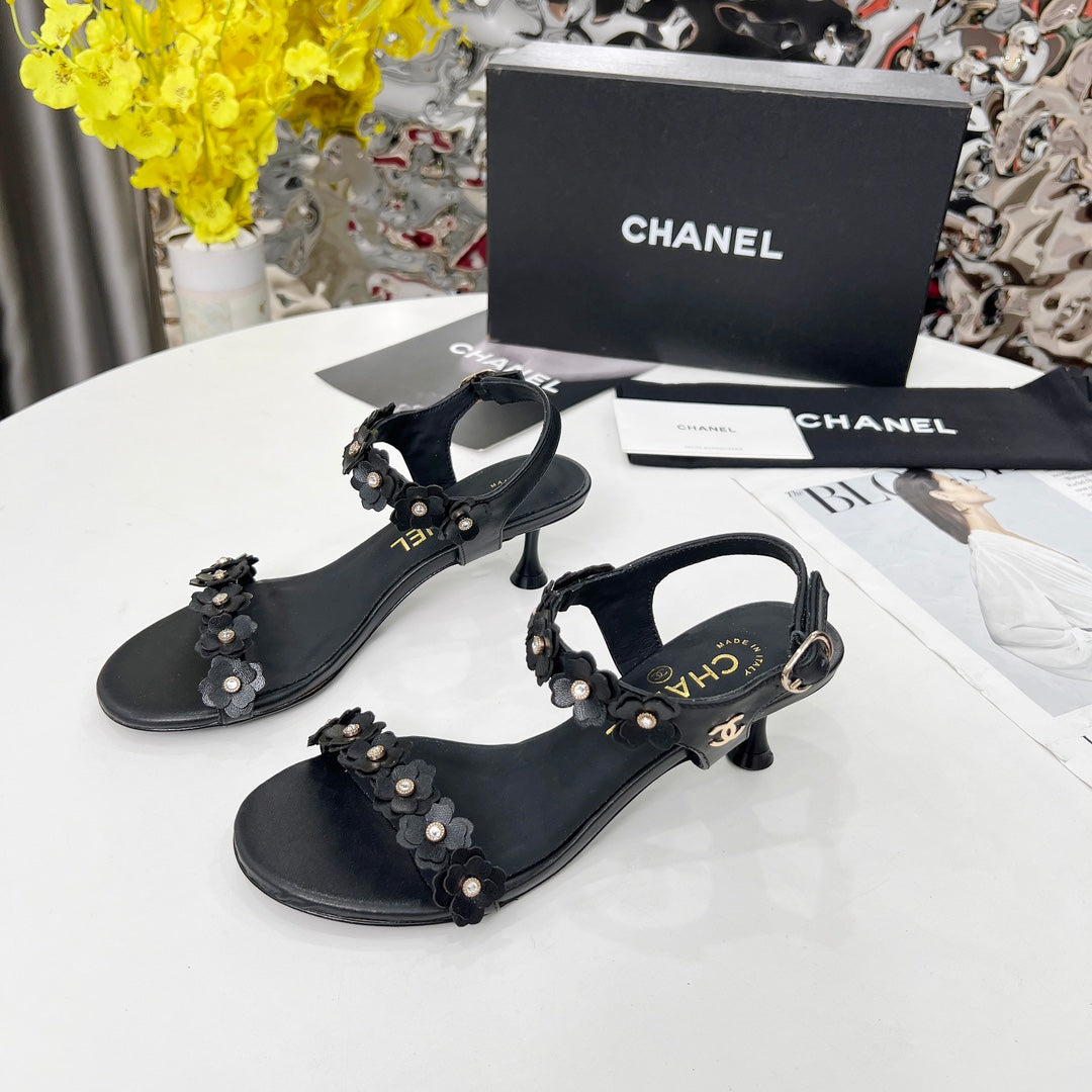 CC 26s Floral Sandal 5cm Black Sheepskin 867473