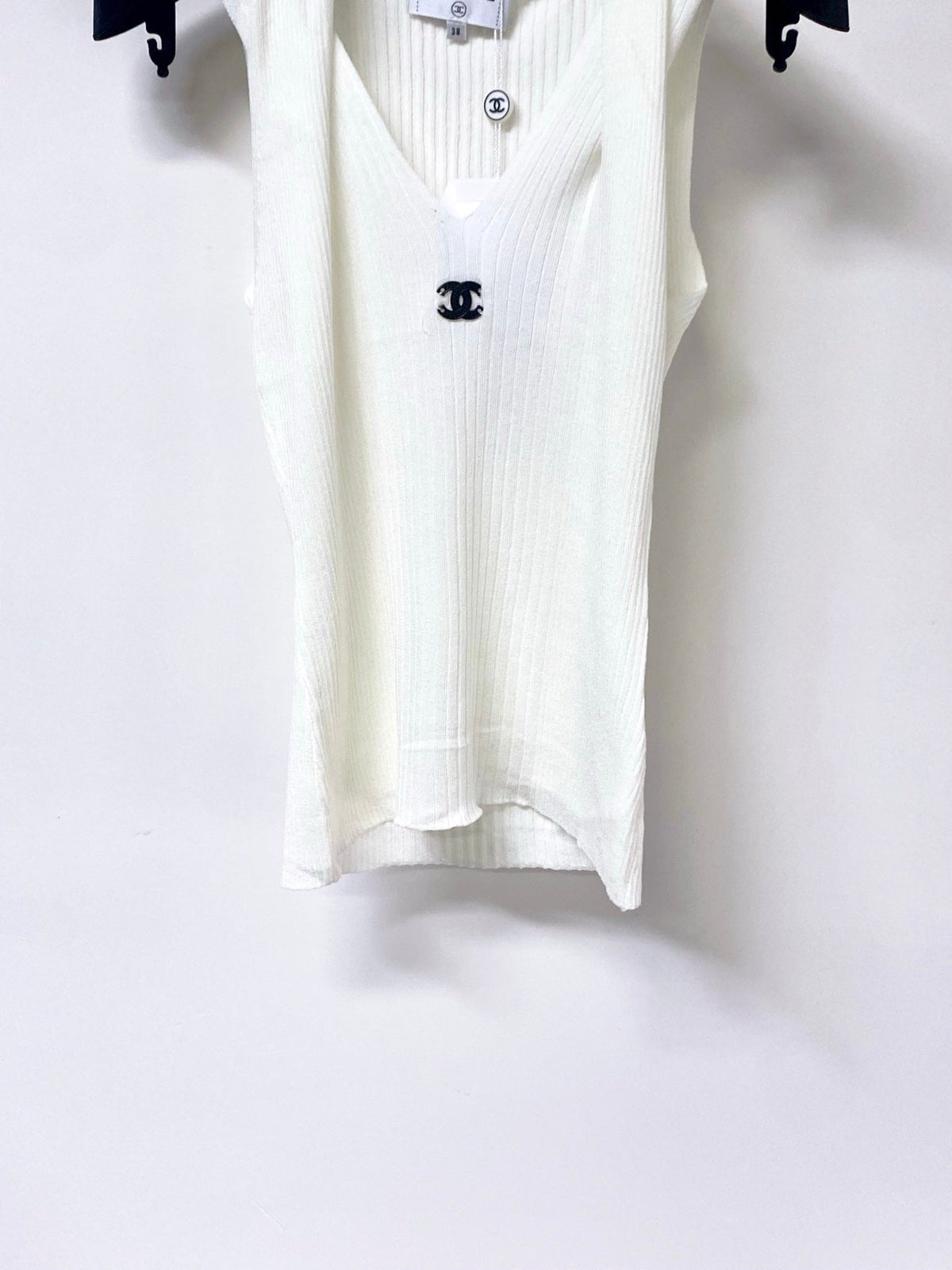 Chanel 26s Knitted Sleeveless Top Style 1168