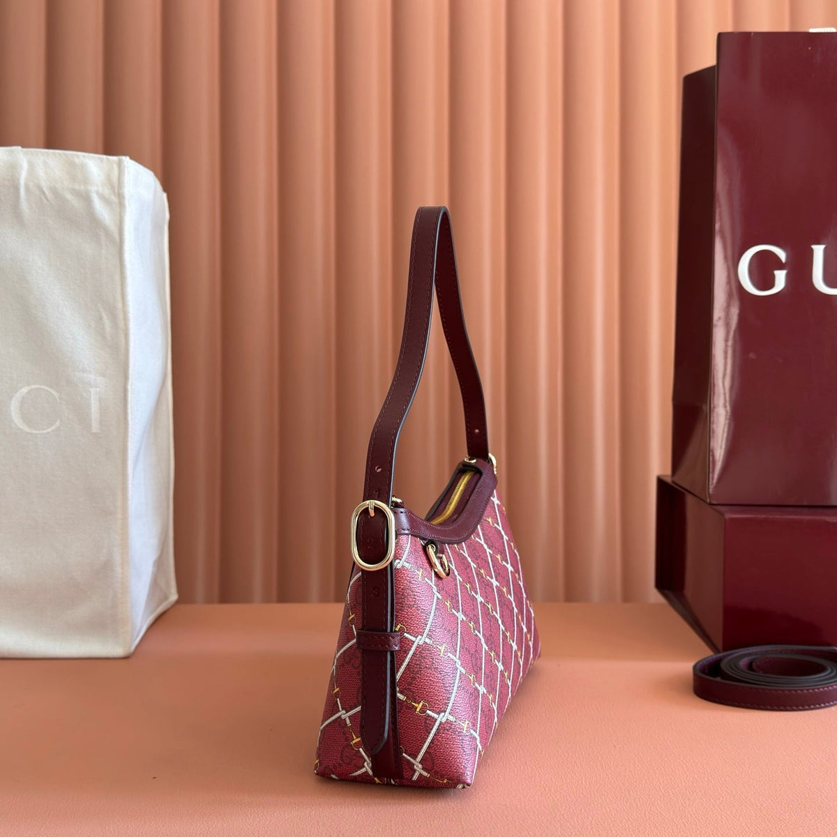 GG Emblem Small Shoulder Bag 22cm Red GG Fabric