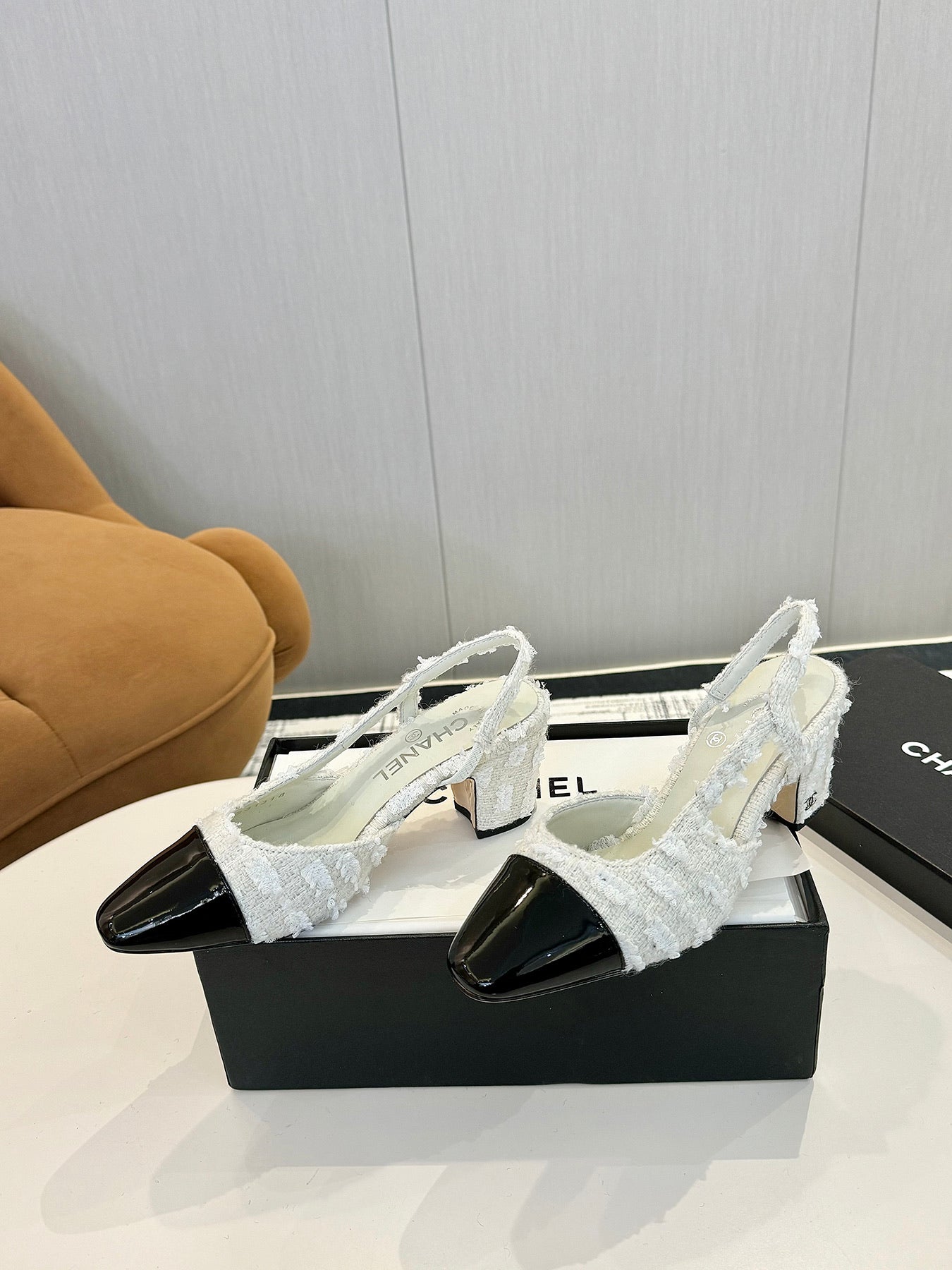 cc 25c slingback 65 white tweed black grosgrain 233613