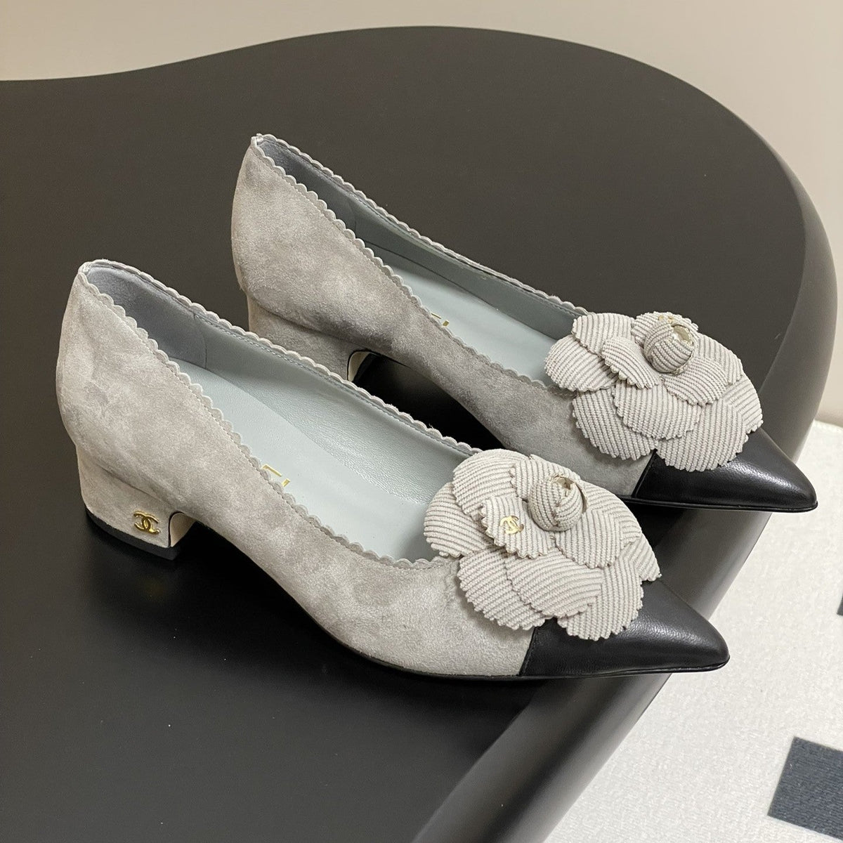 CC 25C Classic Camellia Pointed High Heels Pump 35mm Grey Suede 247611