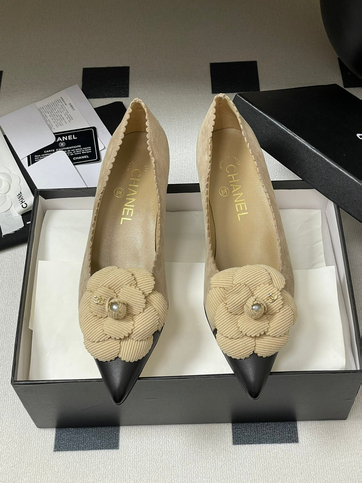 CC 25C Classic Camellia Pointed High Heels Pump 35mm Beige Suede 247612