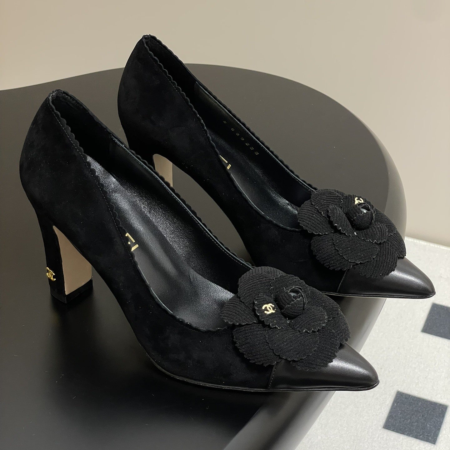 CC 25C Classic Camellia Pointed High Heels Pump 85mm Black Suede 247617