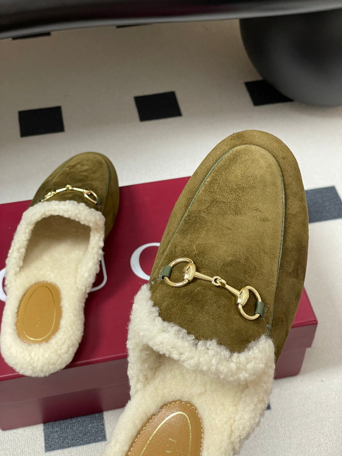 GG horsebit flat mules olive green suede and wool 534707