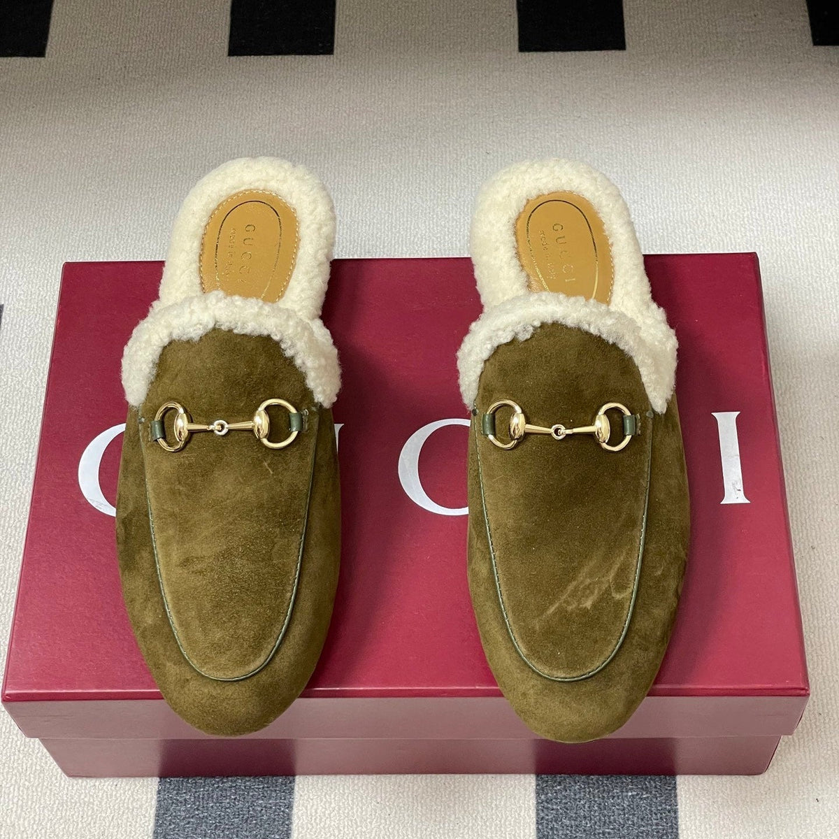 GG horsebit flat mules olive green suede and wool 534707