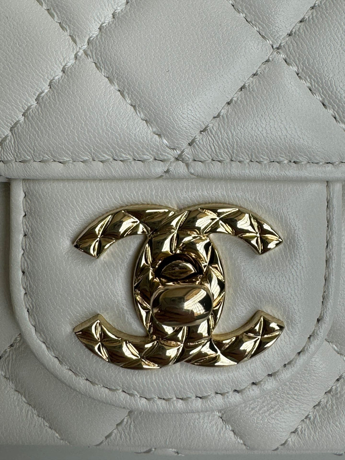 24c mini flap bag 20cm with top handle white lambskin