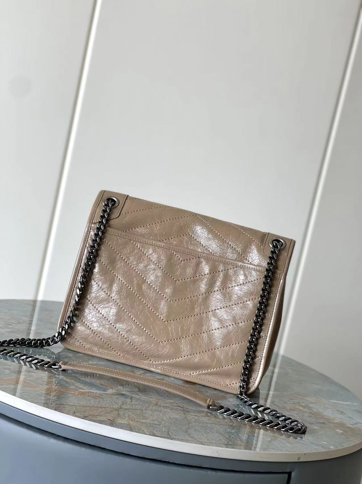 Niki Baby Shoulder Bag 28cm Beige Glossy Leather 286056
