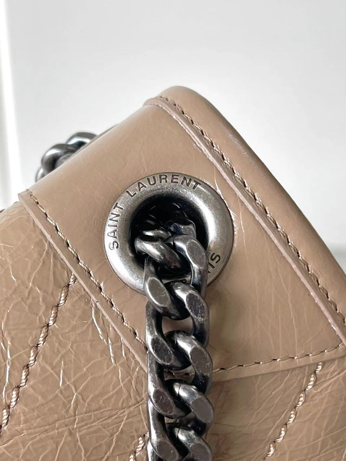 Niki Baby Shoulder Bag 28cm Beige Glossy Leather 286056