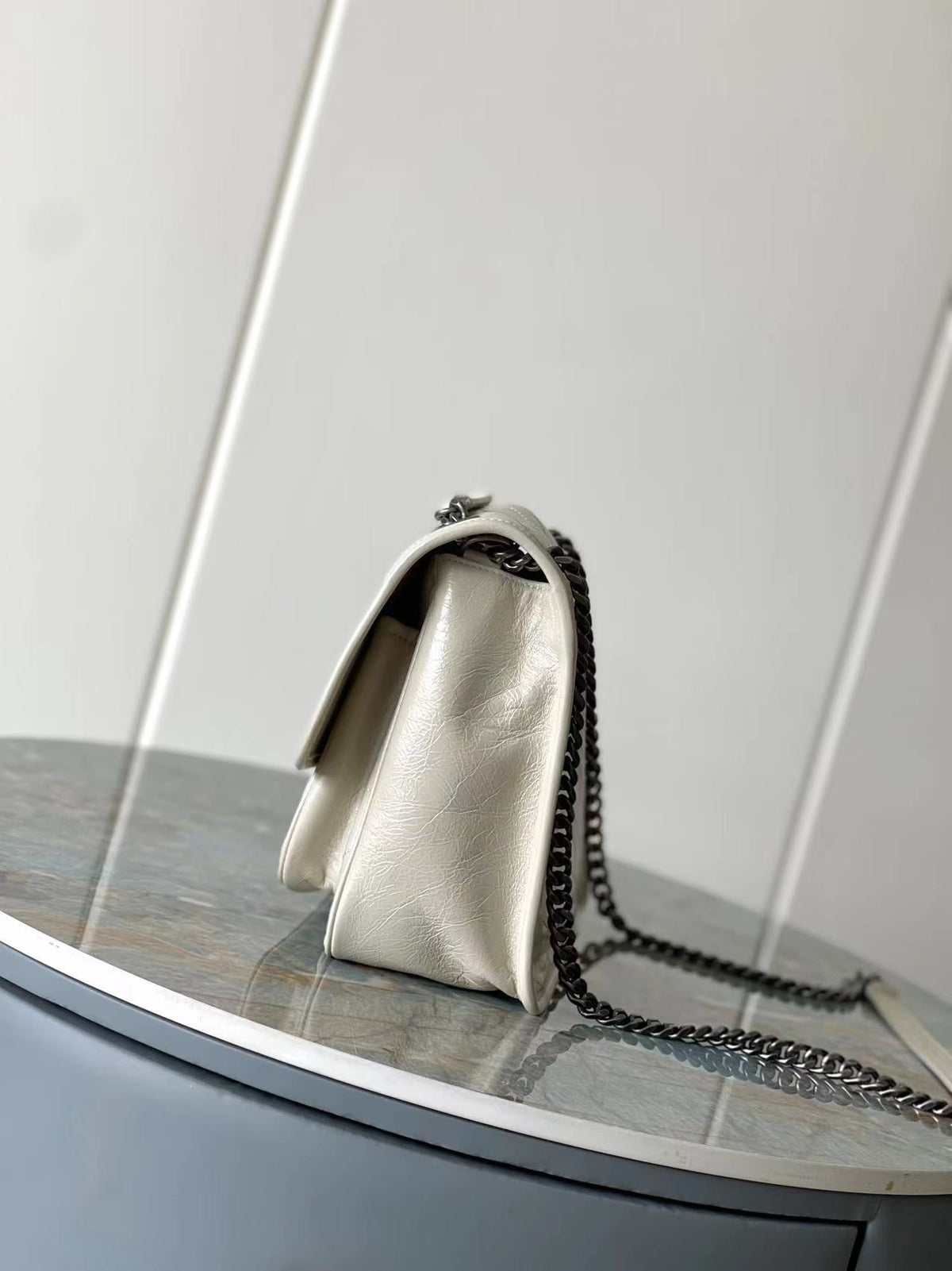 Niki Baby Shoulder Bag 28cm Light Grey Glossy Leather 286064