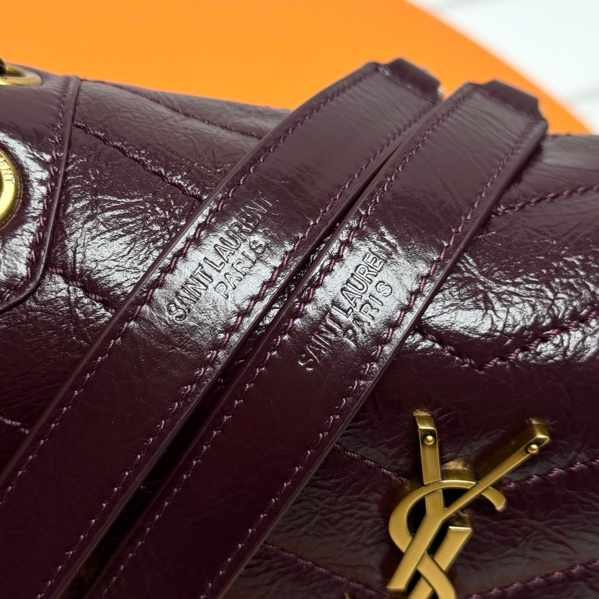 Niki Baby Shoulder Bag 22cm Burgundy Glossy Leather 285490
