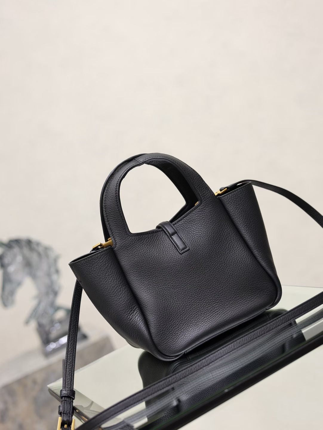 YSL Le 5 à 7 Baby Bea Tote Bag 19cm Black in Deerskin 285533
