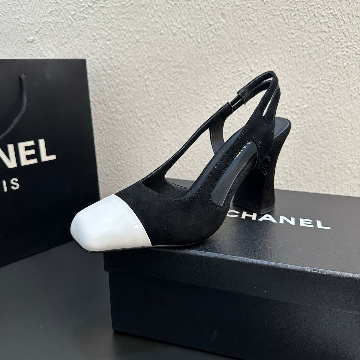 CC Slingback Block Heel White Black Suede Leather 864115
