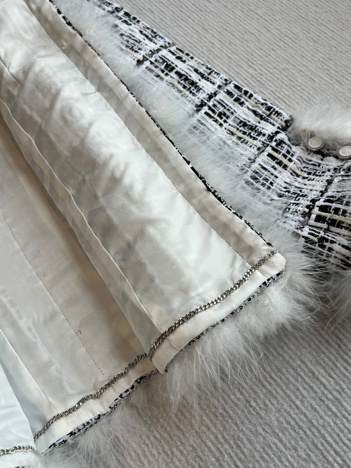 CC 25 Set Black And White Striped Synthetic Fabric 244330