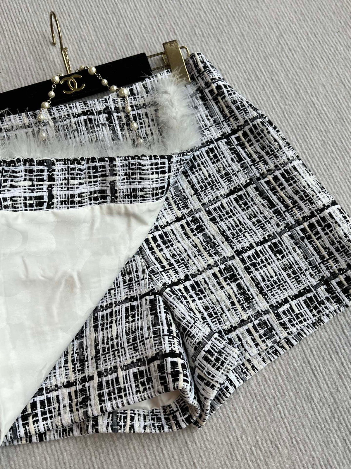 CC 25 Set Black And White Striped Synthetic Fabric 244330