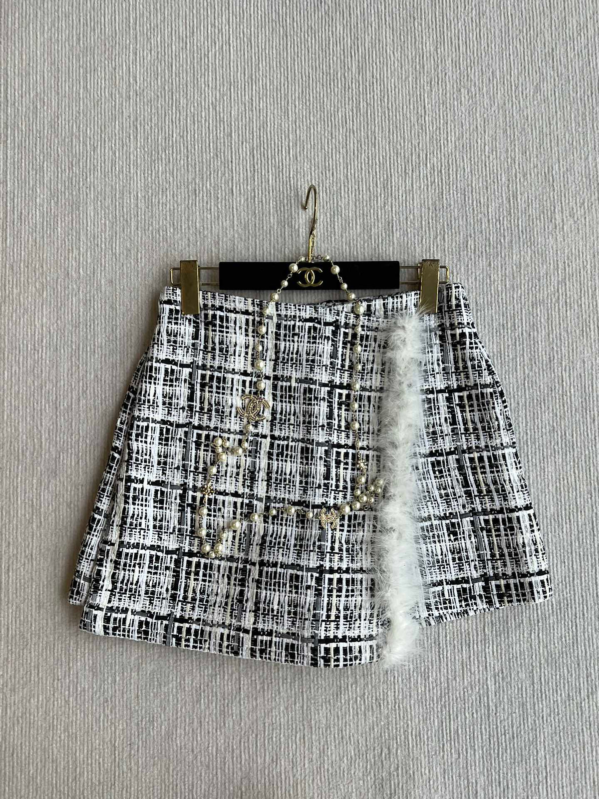 CC 25 Set Black And White Striped Synthetic Fabric 244330