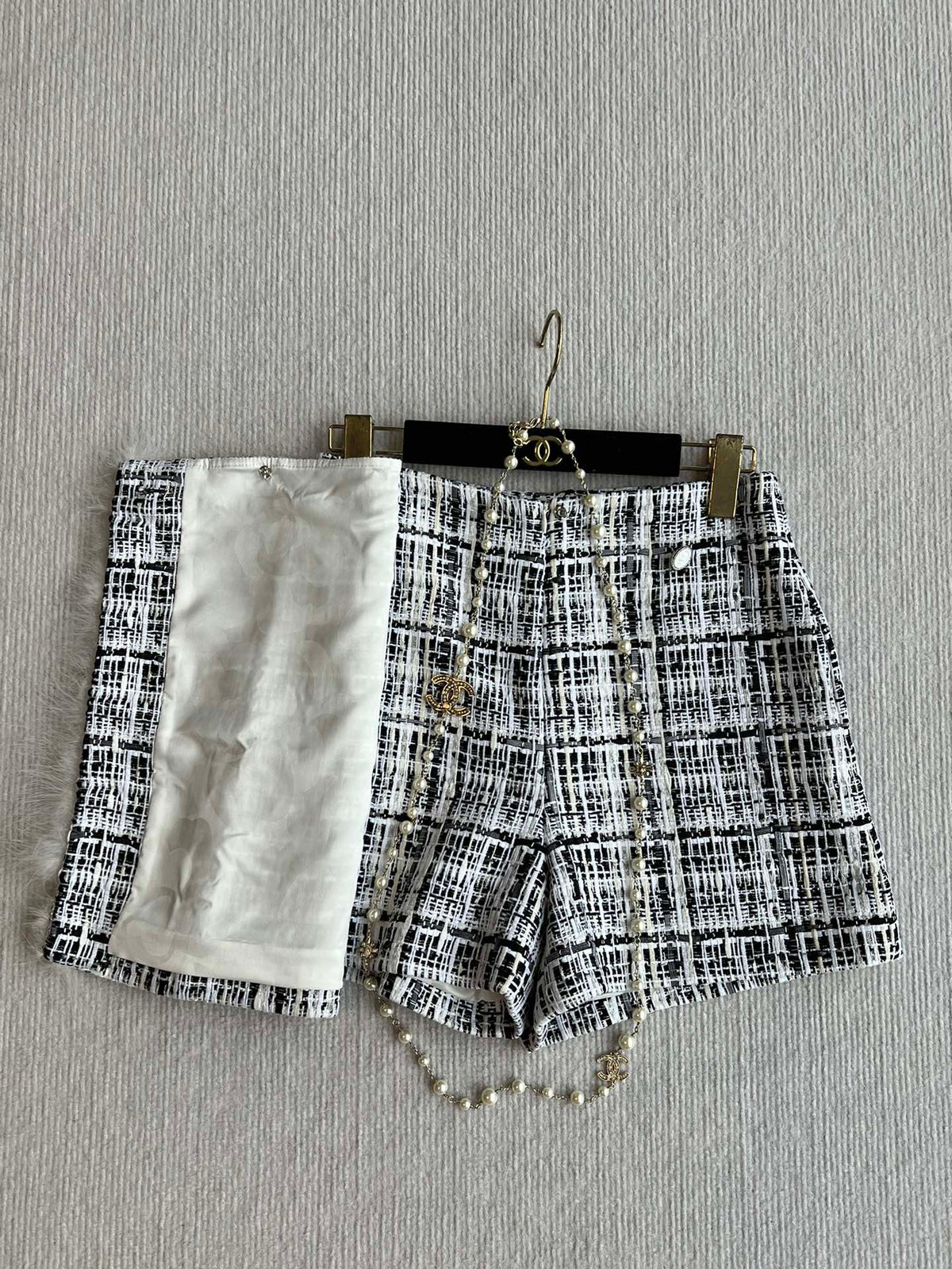 CC 25 Set Black And White Striped Synthetic Fabric 244330