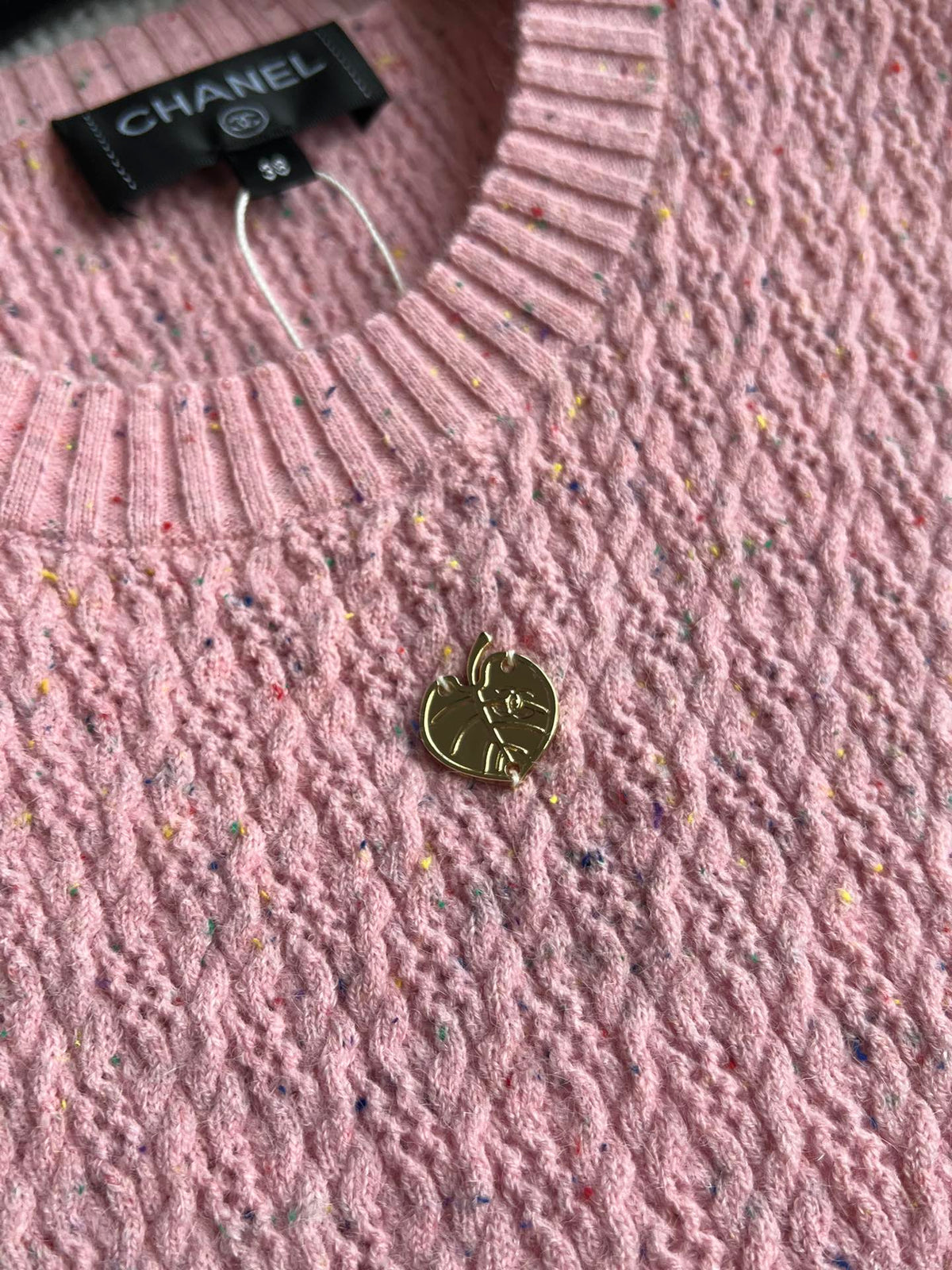 CC 25A Round Neck Sleeveless Vest In Pink Wool 269549