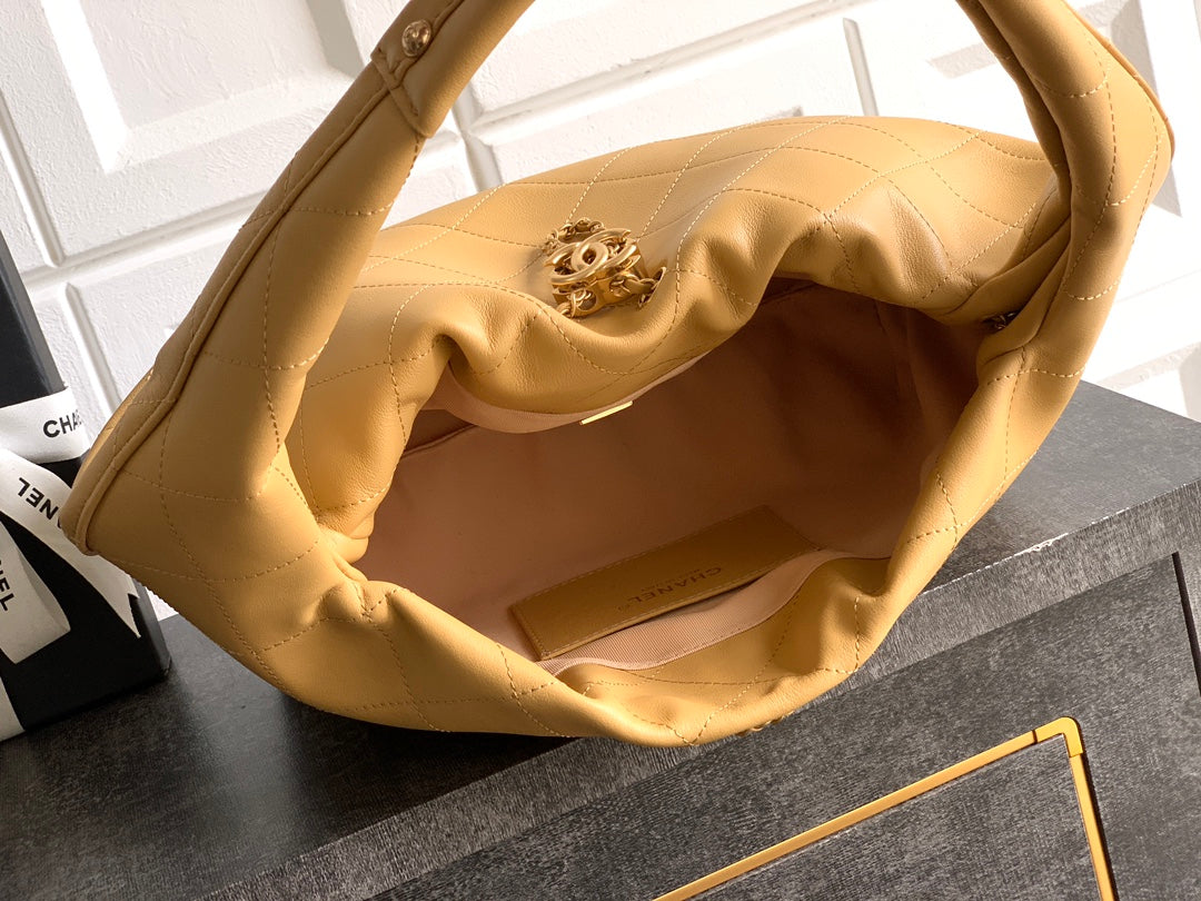 Chanel 26C Hobo Bag Beige Cowhide GHW 272334
