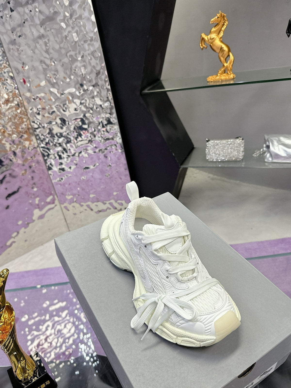 3XL SNEAKER IN WHITE MESH AND POLYURETHANE