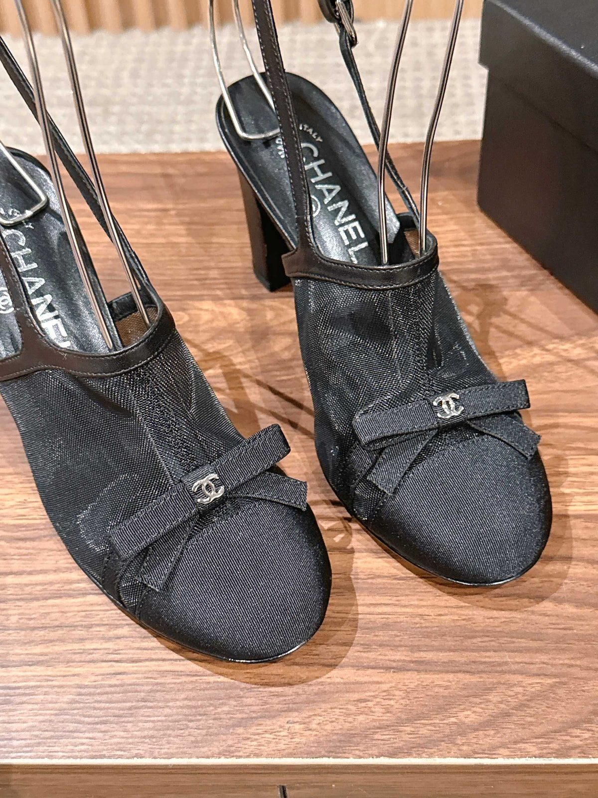 CC 26s Bow Slingback 8cm Black Cotton Mesh 692548