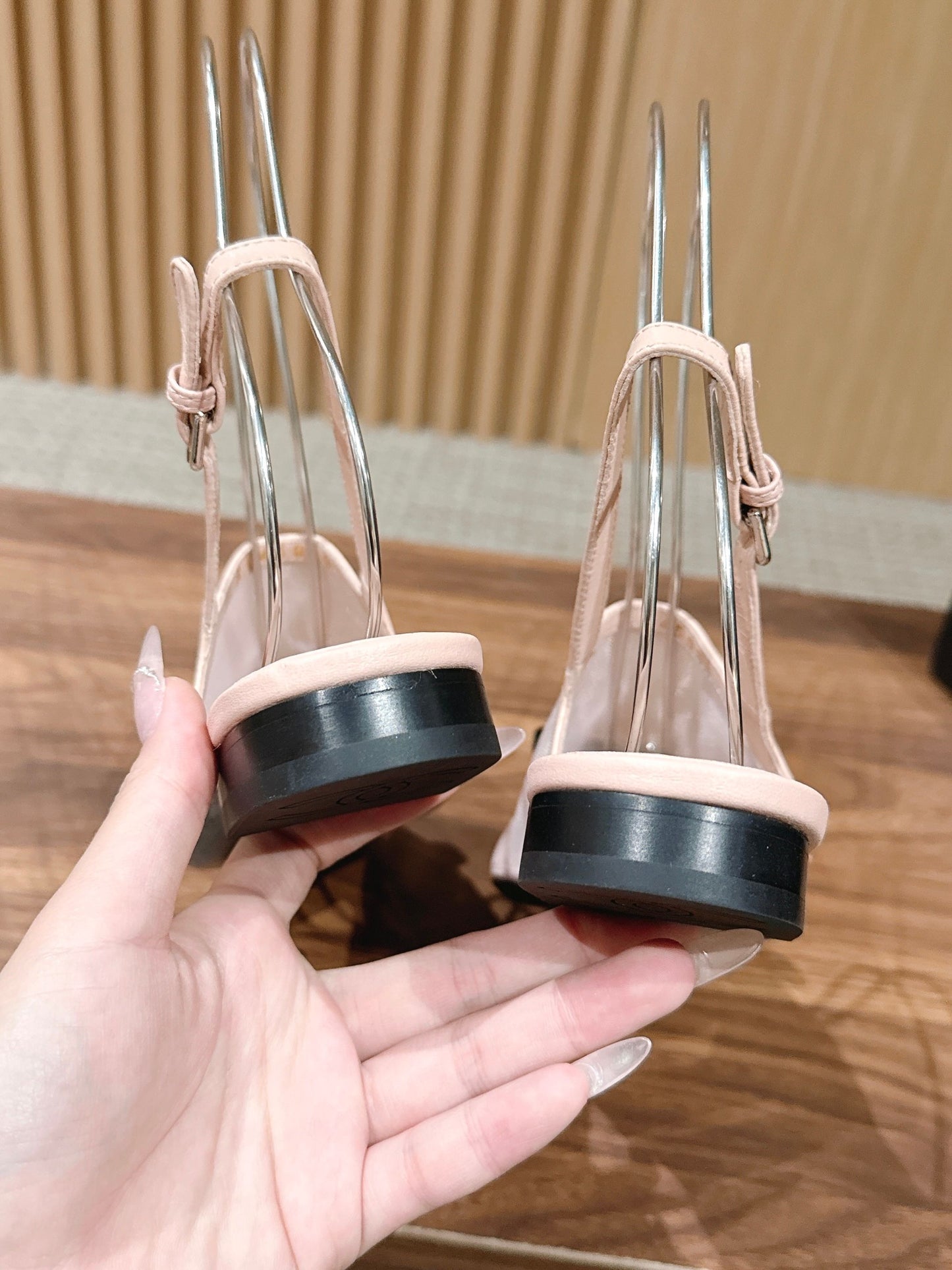 CC 26s Bow Slingback Black Pastel Pink Cotton Mesh 692551