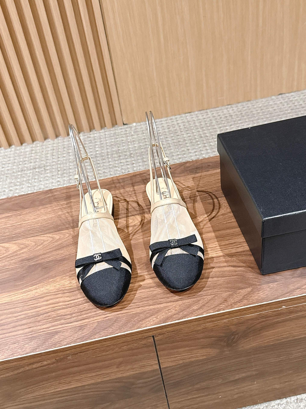 CC 26s Bow Slingback Black Beige Cotton Mesh 692552