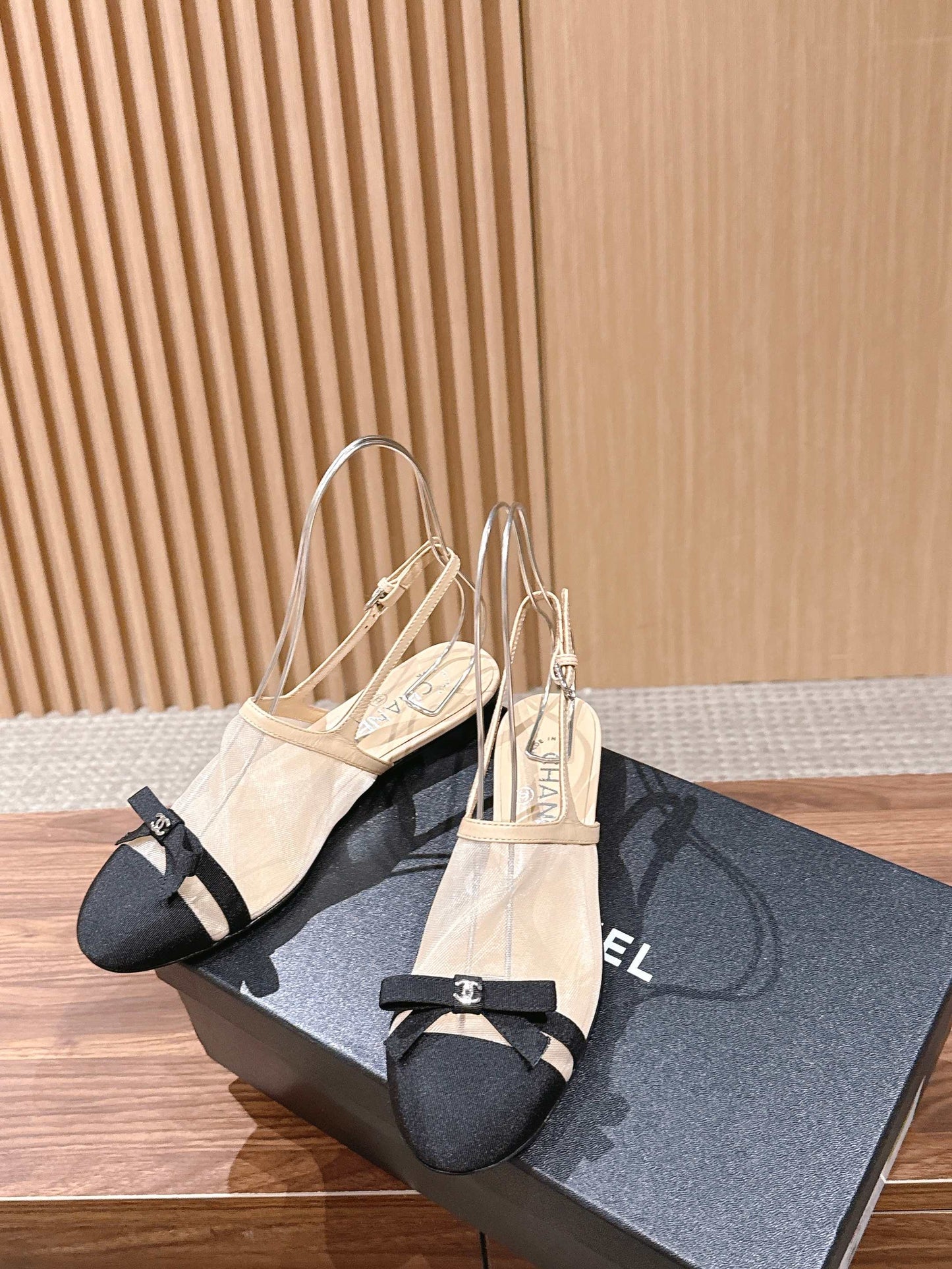 CC 26s Bow Slingback Black Beige Cotton Mesh 692552
