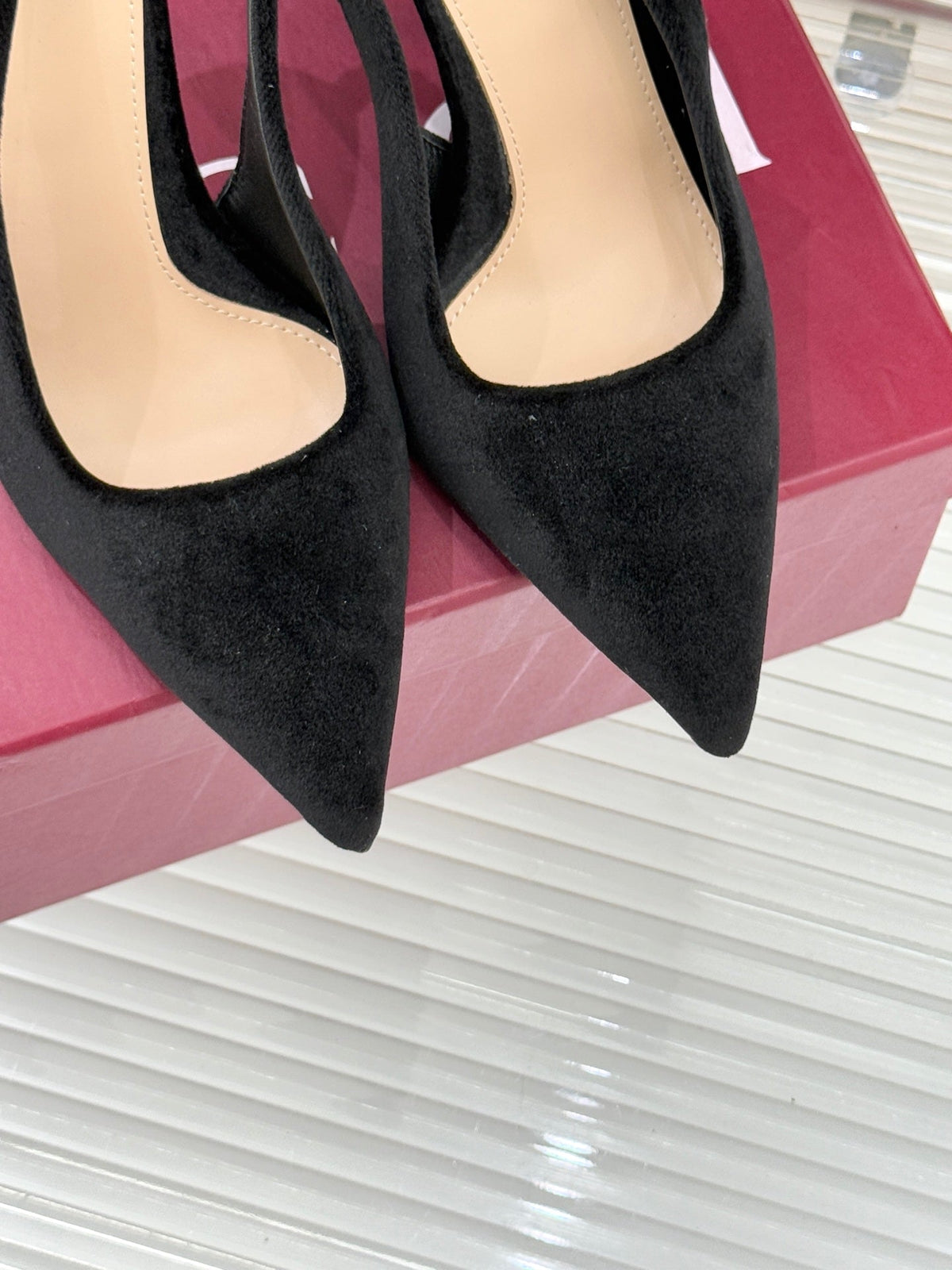 GG 26 Signoria Slingback Pumps 10.5cm Black Suede 632527