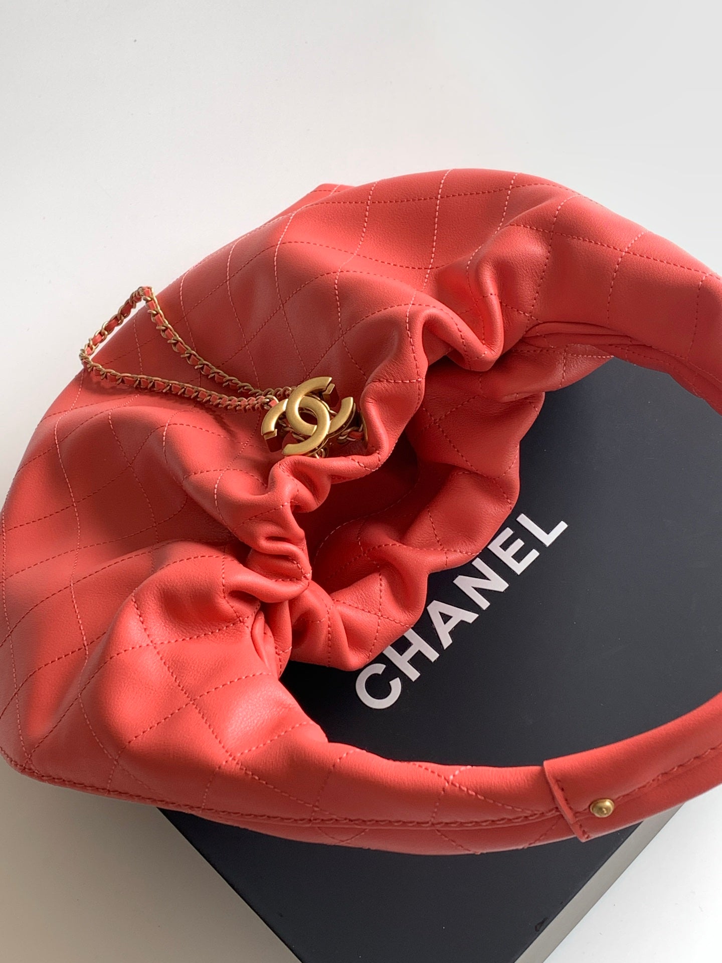 CC 2025 Hobo Bag 45cm Red Calfskin