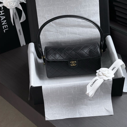CC 26s Clutch With Chain Black Crocodile Calfskin