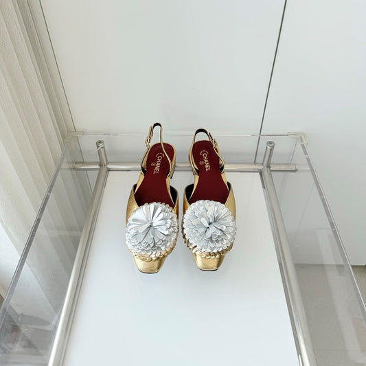 CC 26s Slingback 1.5cm Camellia Flower Gold Sheepskin 597409