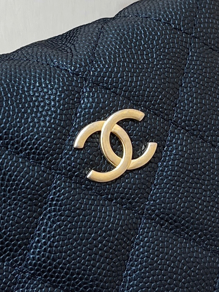 CC Double Chain Bow Pouch Caviar GHW 289787