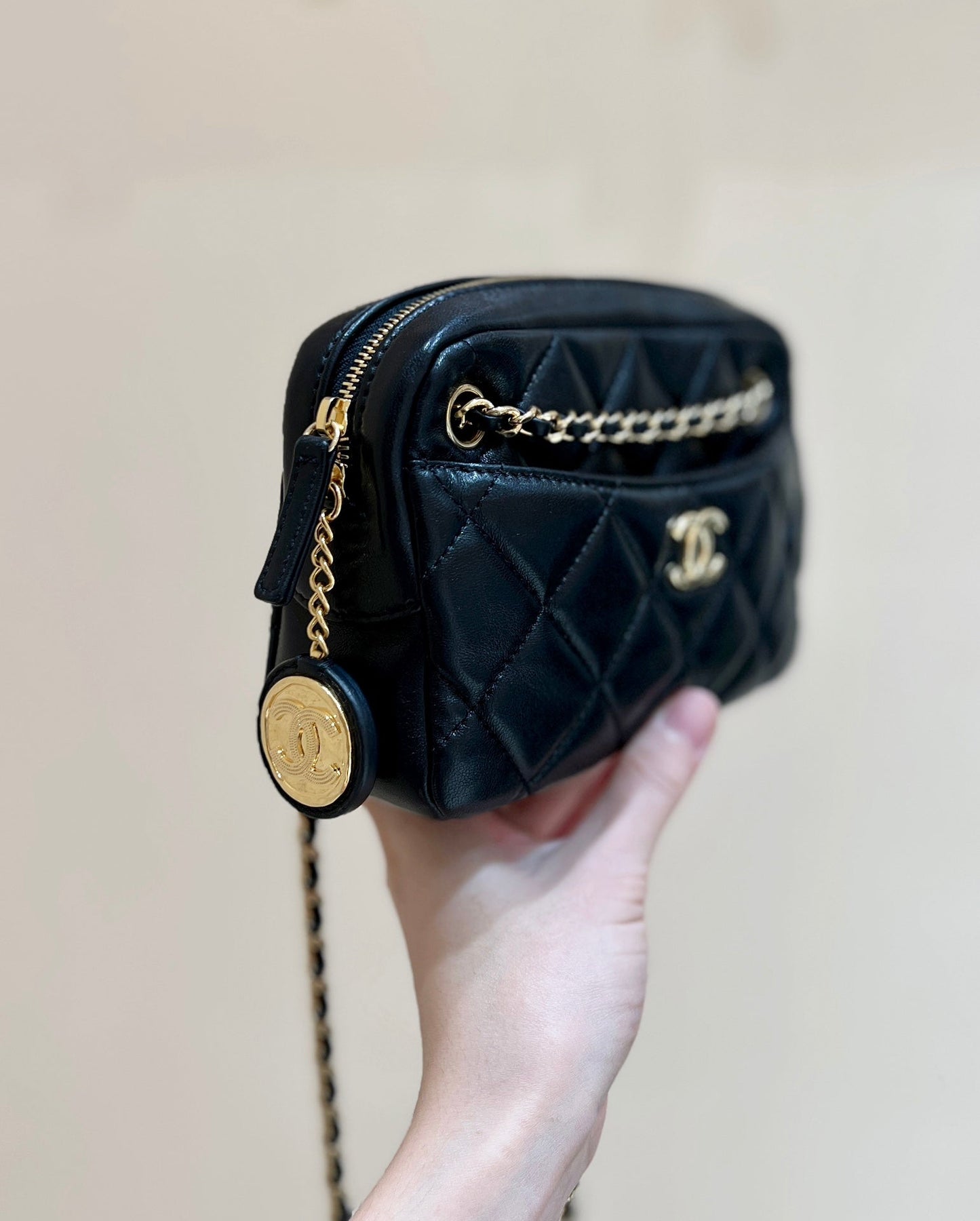 CC  24K Gold Coin Camera Bag 18cm Black Lambskin Light GHW