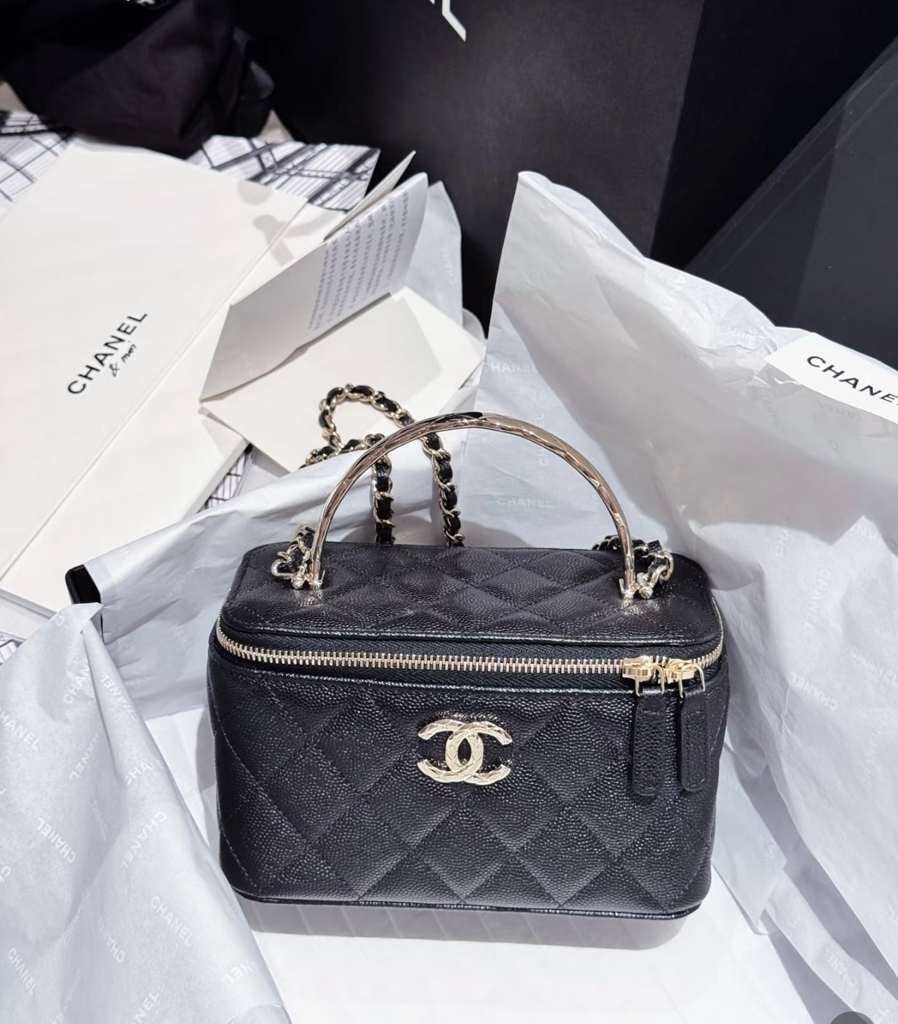 CC Coco Crush Vanity Case Black Caviar Leather 290246