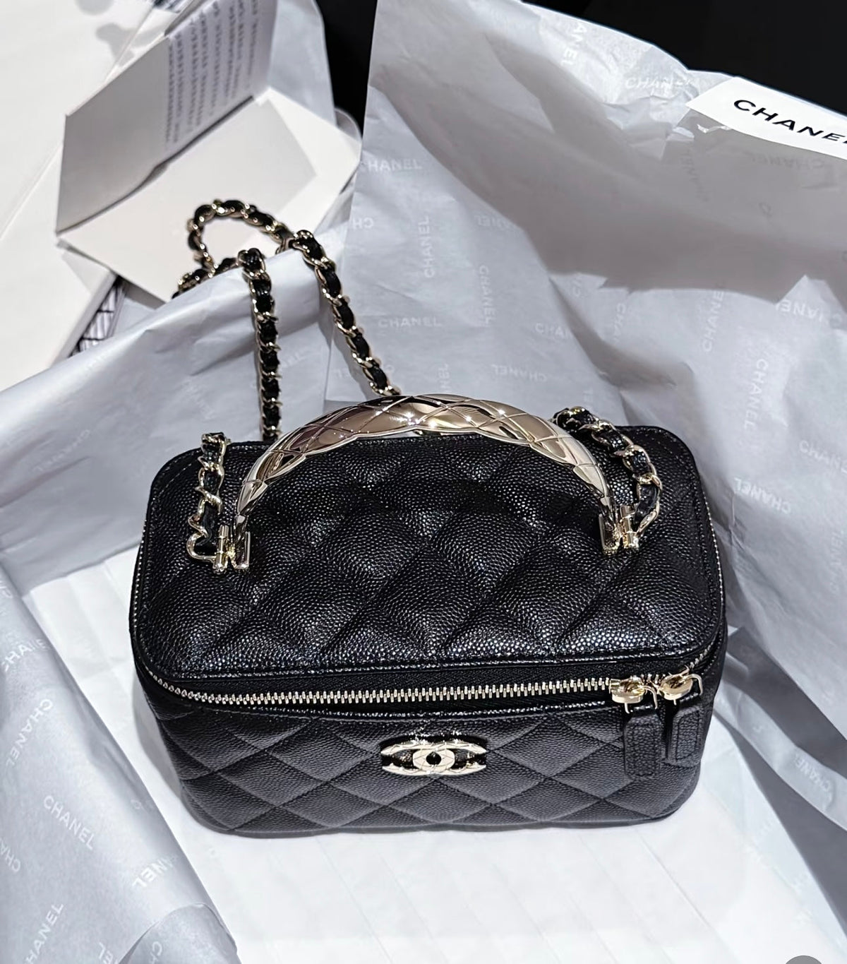 CC Coco Crush Vanity Case Black Caviar Leather 290246