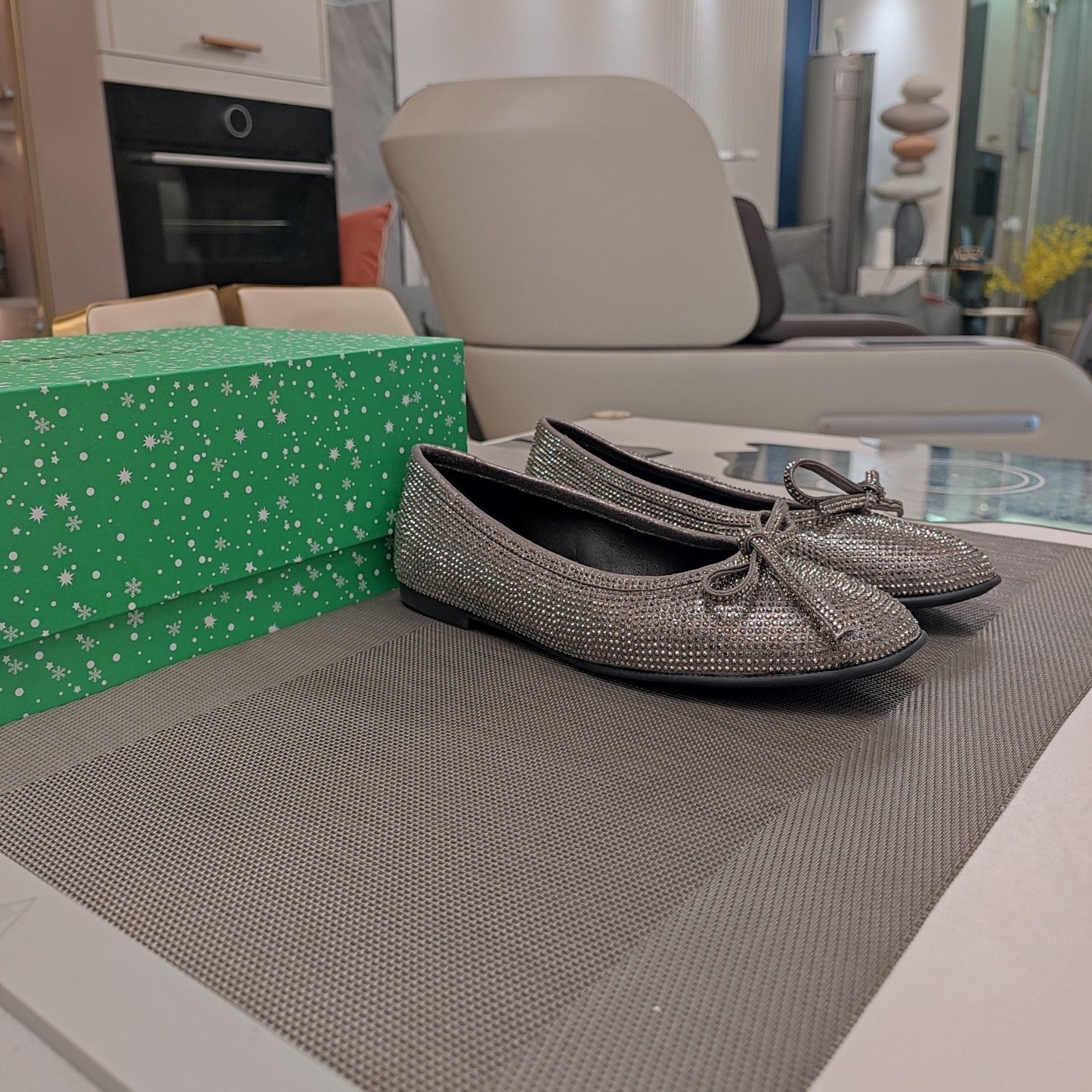 Balen 25 bow ballet flat attached rhinestones in grey calfskin 184484