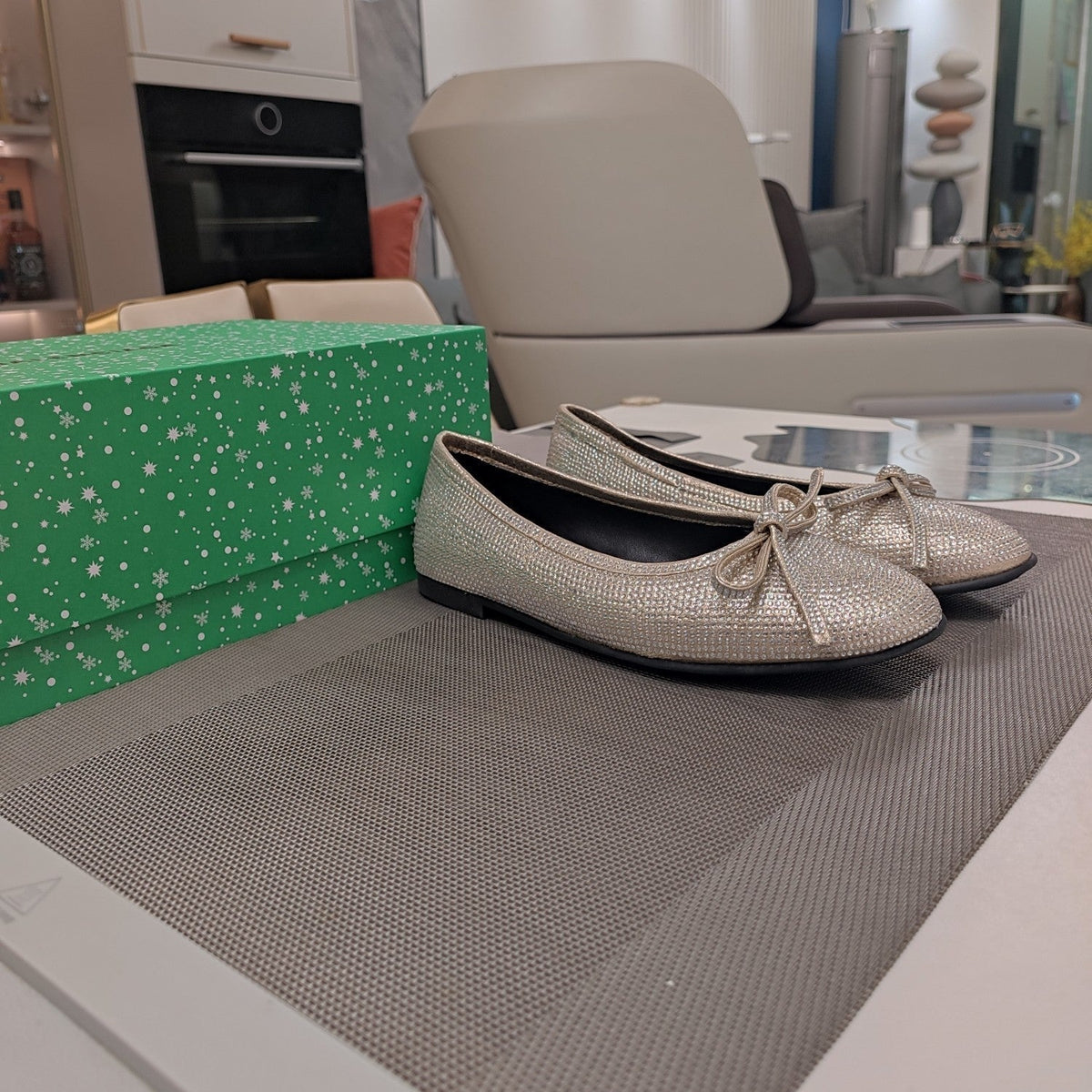 Balen 25 bow ballet flat attached rhinestones in gold metallic calfskin 184485