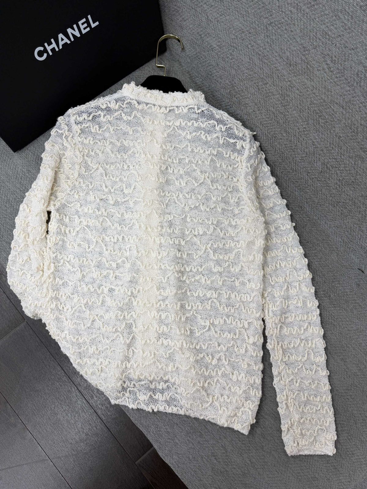 CC 26s Cardigan Textured Knit Pattern White Viscose Silk 414859