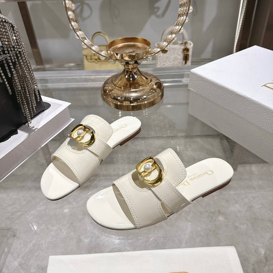 CD 26 Chunky Heel Sandals White Patent Leather 592277