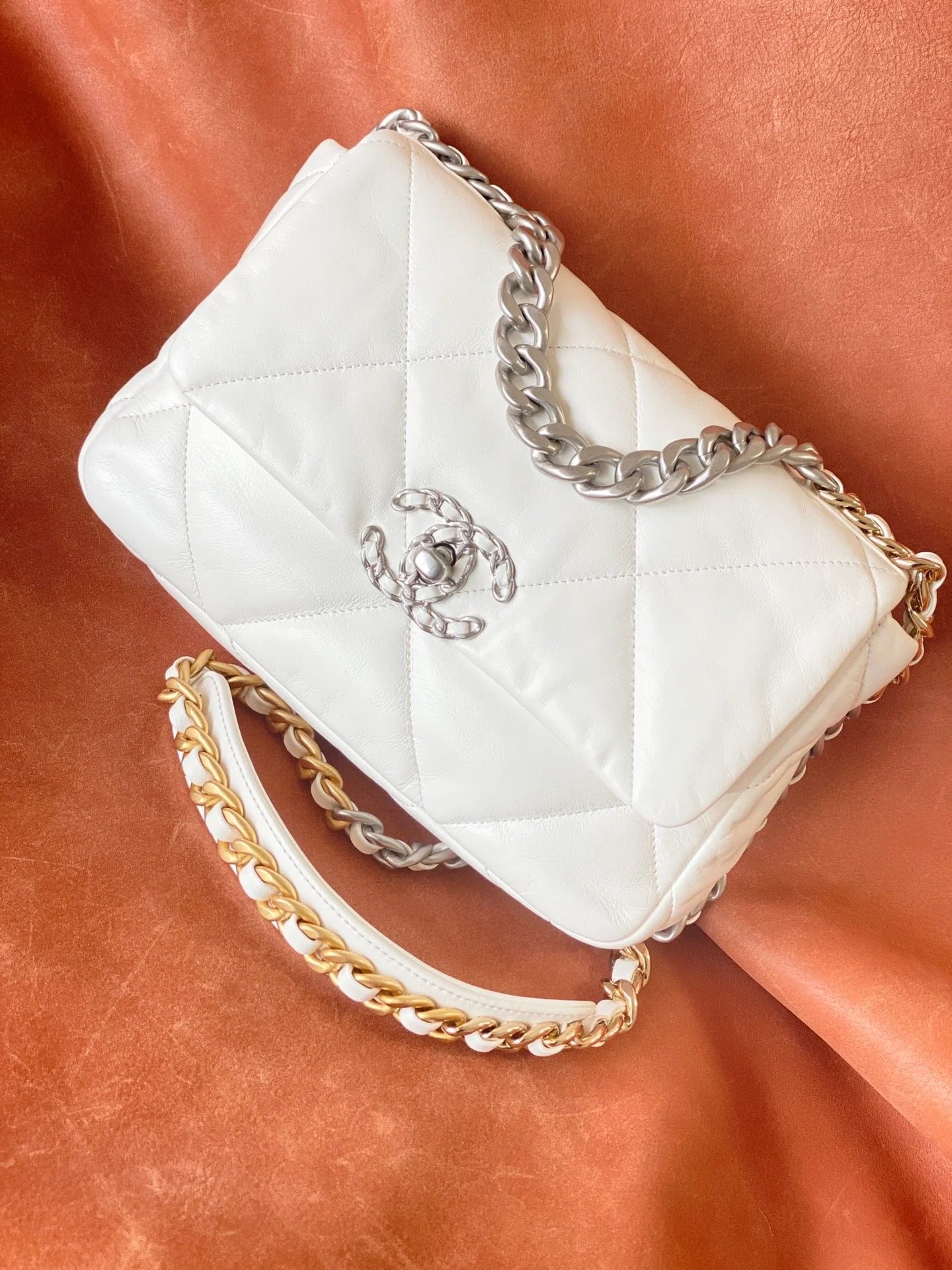 Chanel 2026 Flap Bag 26cm White Lambskin With Silver Hardware