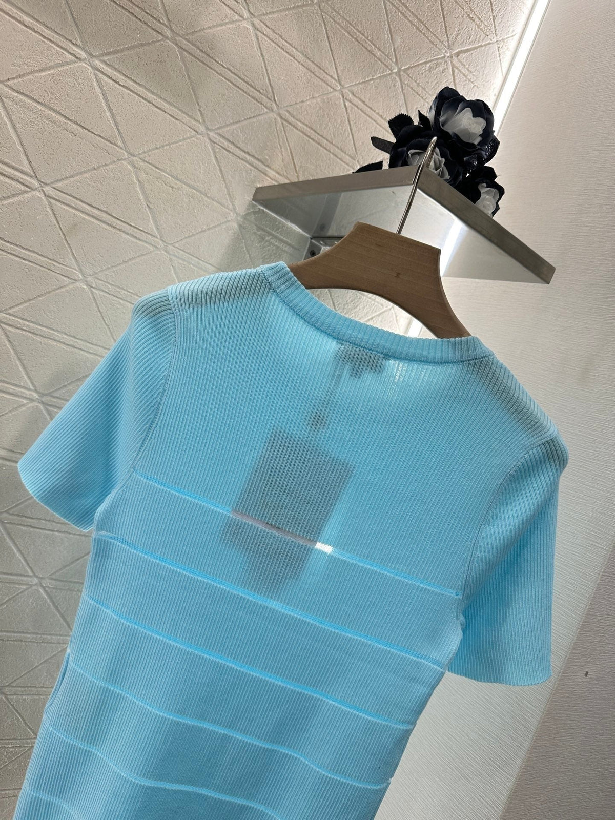 CHANEL FITTED SHORT-SLEEVE KNIT TOP 276494
