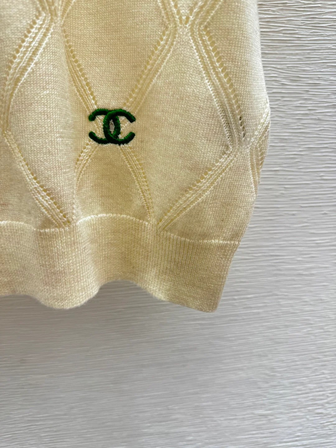 Chanel 2026 Round Neck Knitted Short Sleeve Wool 132741