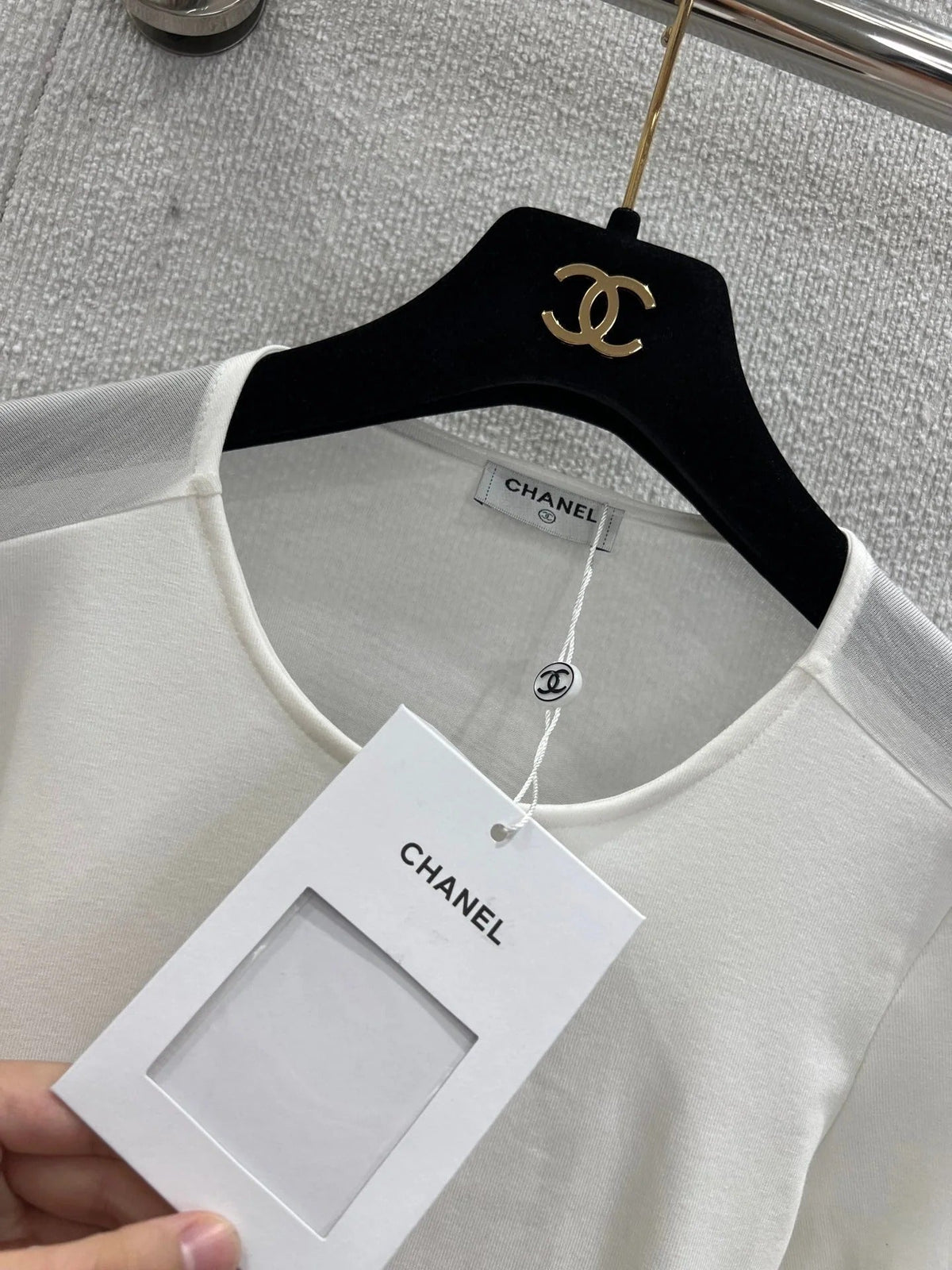 CHANEL 25S LONG-SLEEVE T-SHIRT STYLE 122