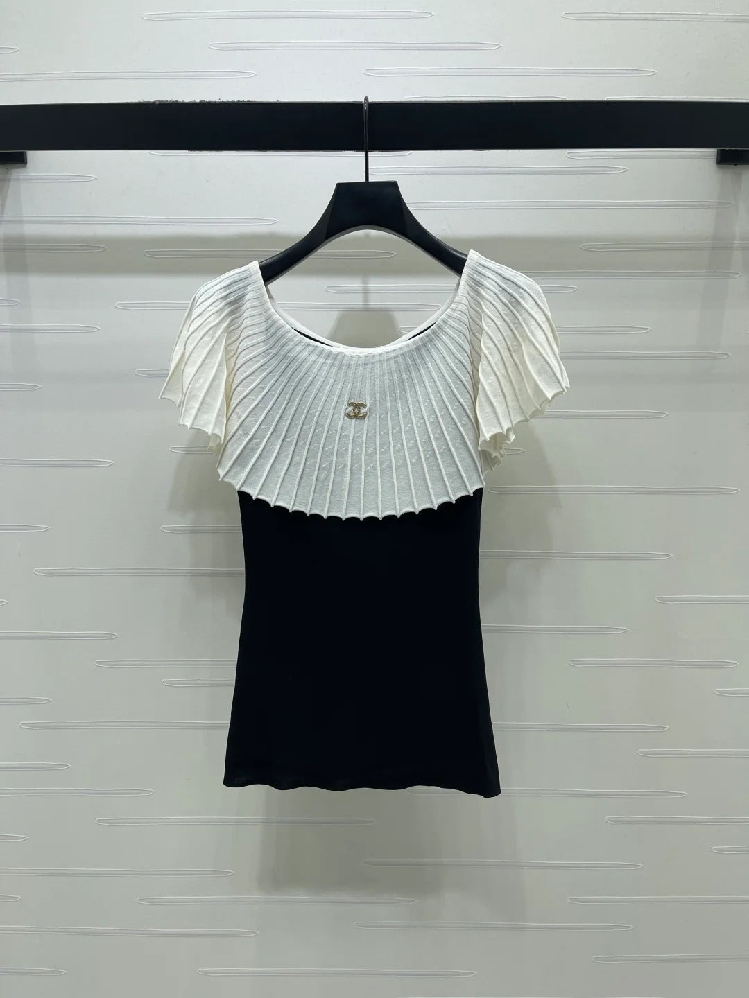 Chanel 2026 Pleated Collar Top Black and White Polyester Viscose