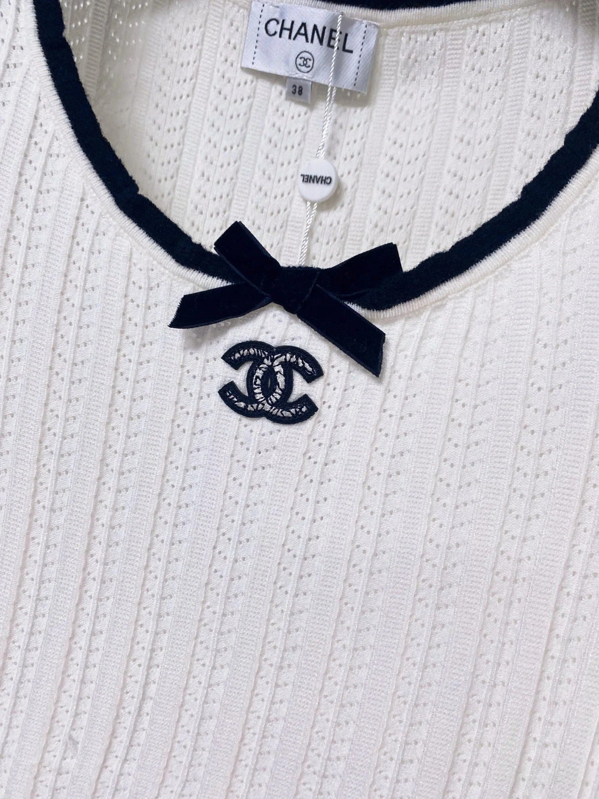 Chanel 2026 Bow Detail Short-Sleeve Knit White Viscosa 463561