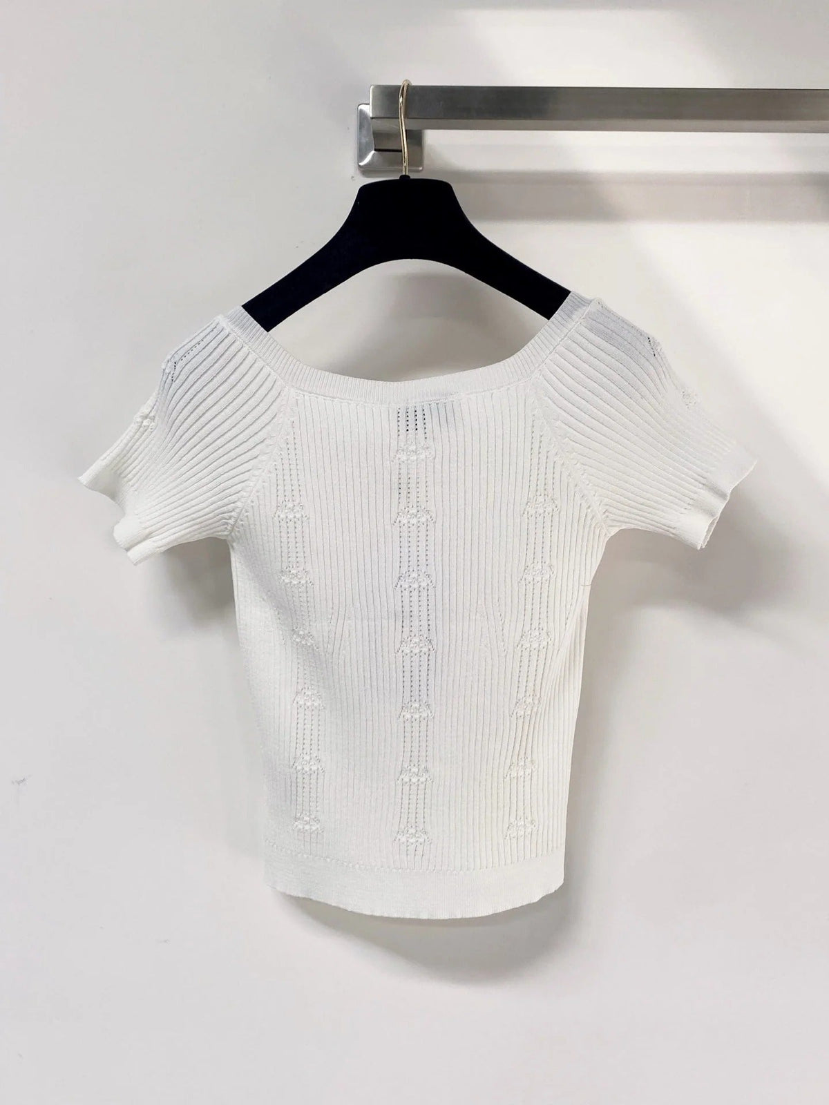 Chanel 2026 V-neckline Short-Sleeve Knit Top White Viscosa 454027