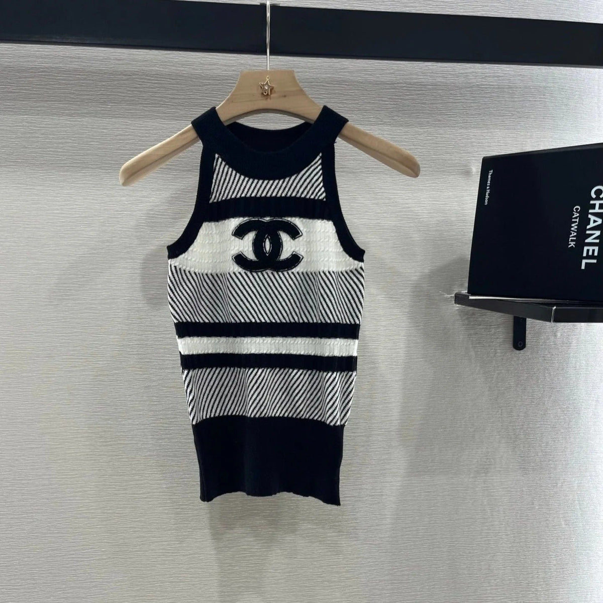 CHANEL HALTER NECK SLEEVELESS KNIT TOP 263407