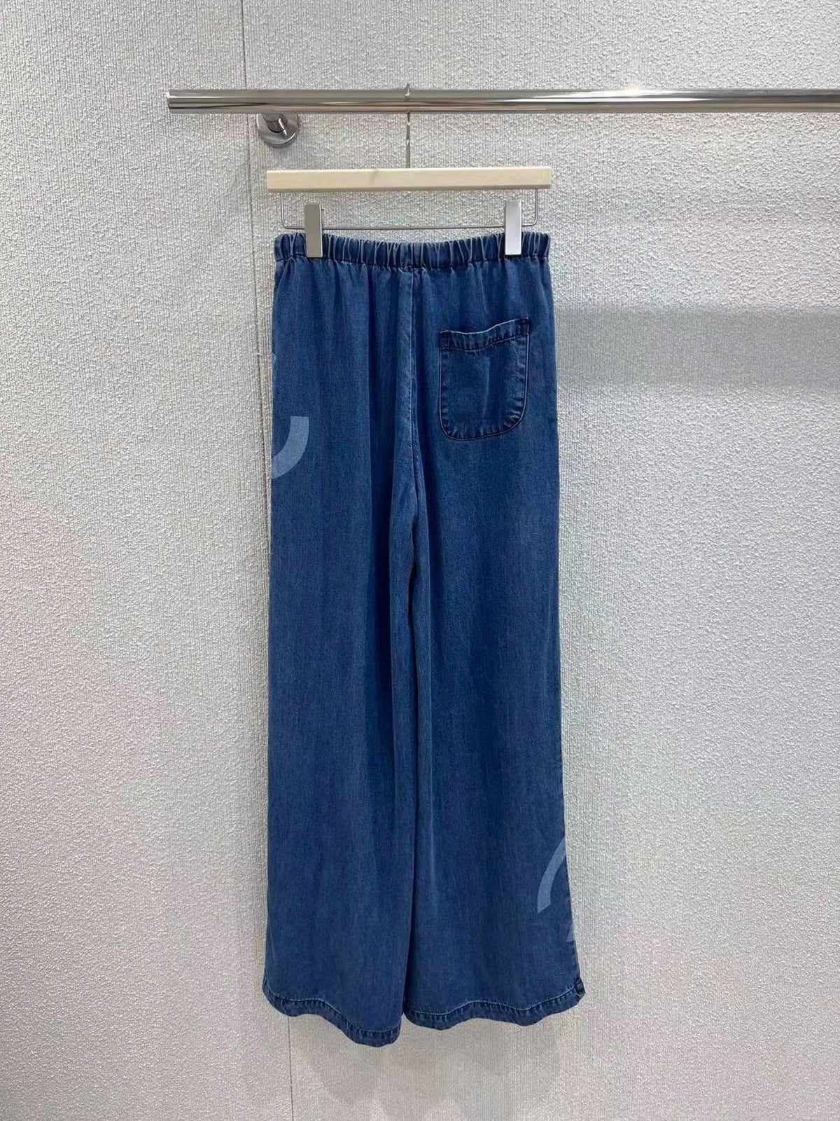 CHANEL STRAIGHT-LEG JEANS WITH LOGO