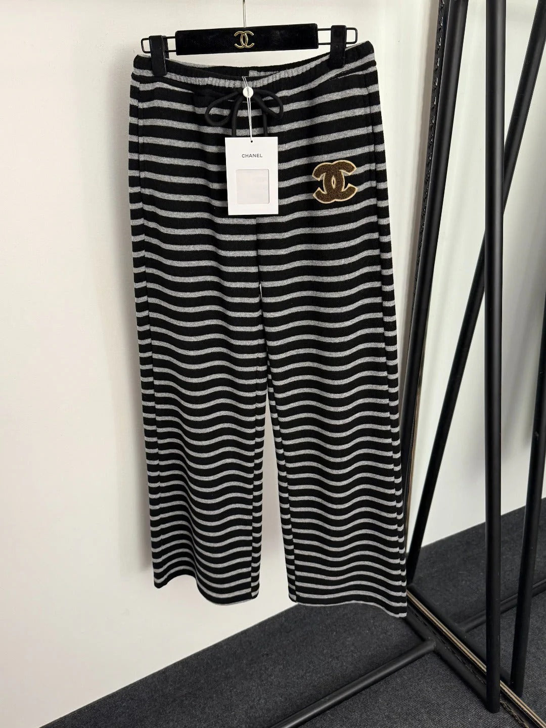 CHANEL 25S STRIPED PANTS 571